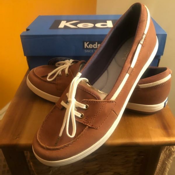 Shoes - Picture 3 of 3